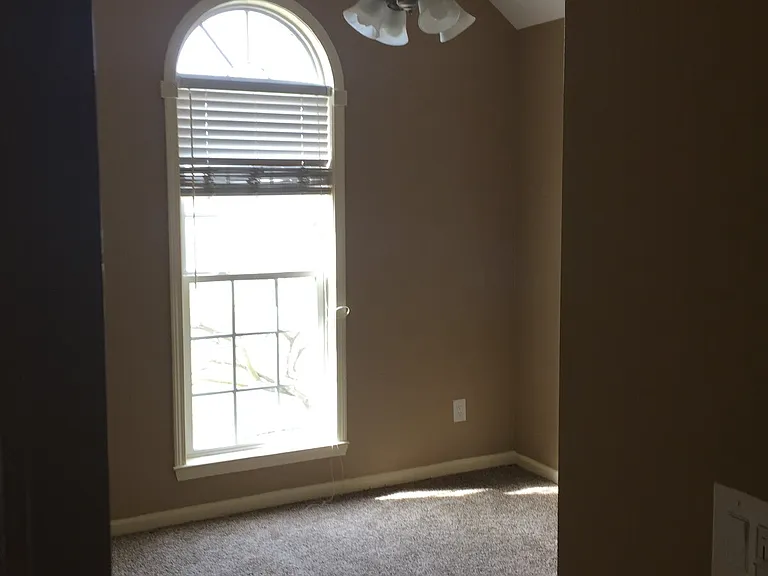 336 Oxford Cv — Photo 19