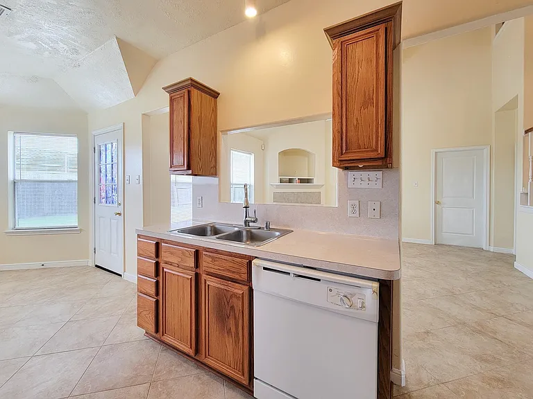 14938 Brightbrook Dr — Photo 38