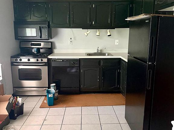 5th image of 144 Chelsea Cir #A128