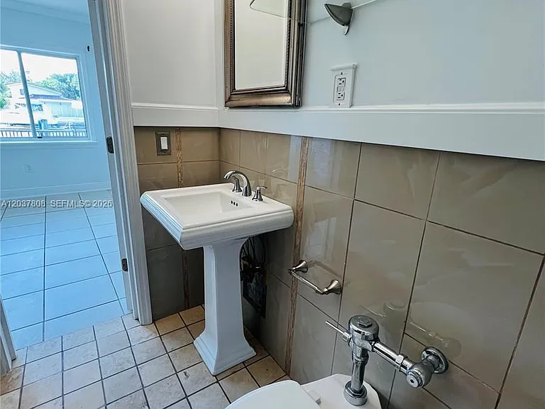 2033 Calais Dr #5 — Photo 25