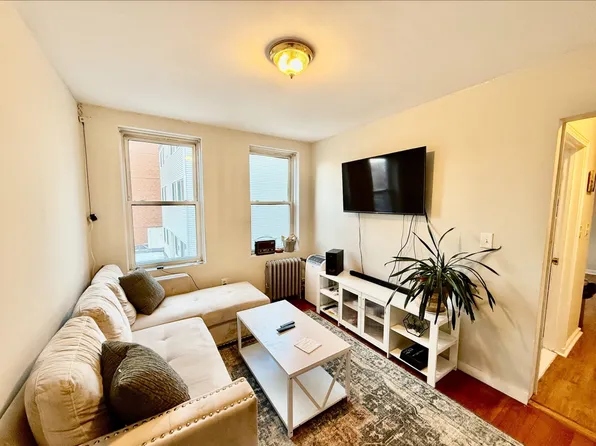 212 Hanover St #2, Boston, MA 02113