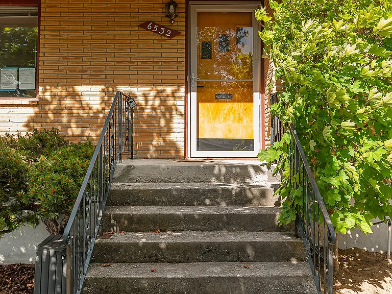 6532 N Drumheller St #2 — Photo 5
