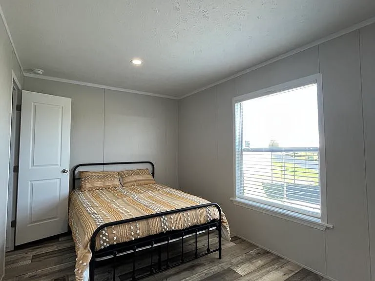 Pearce Pointe — Photo 10