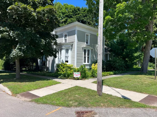 185 S Wythe St, Pentwater, MI 49449