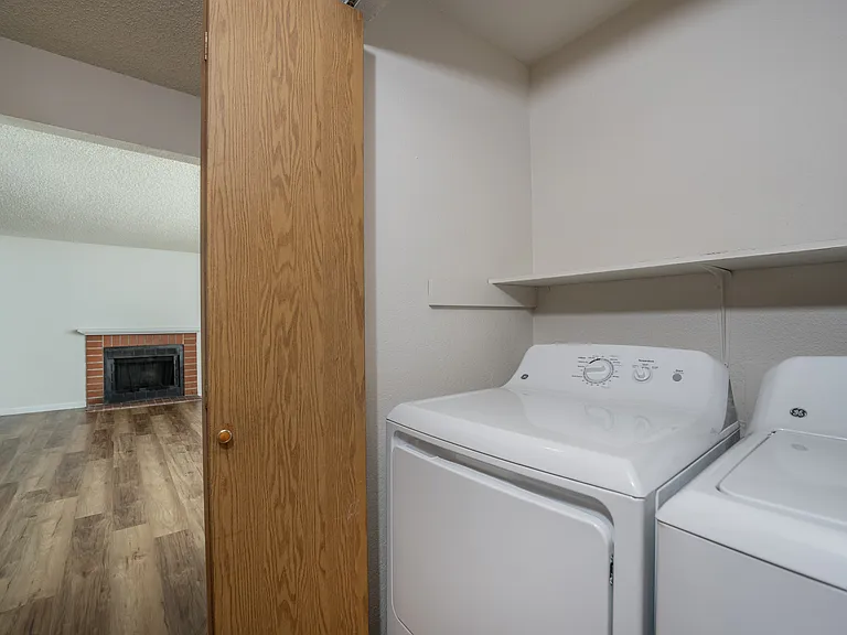 1 Bed 1 Bath W/ Patio - 740 Sq Ft 1 Bed 1 Bath W/ Patio - 740 Sq Ft