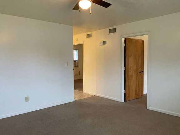 5th image of 718 Pleasant Dr APT A