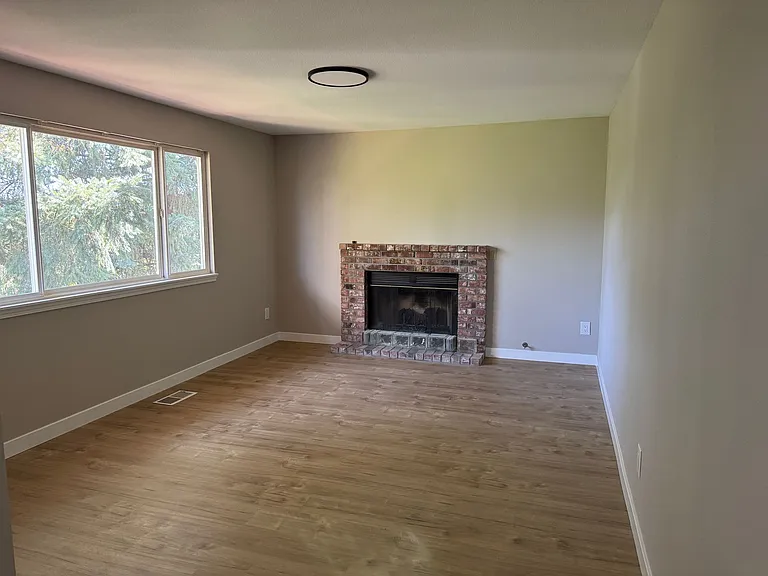 399 Kevin Ct SE — Photo 10