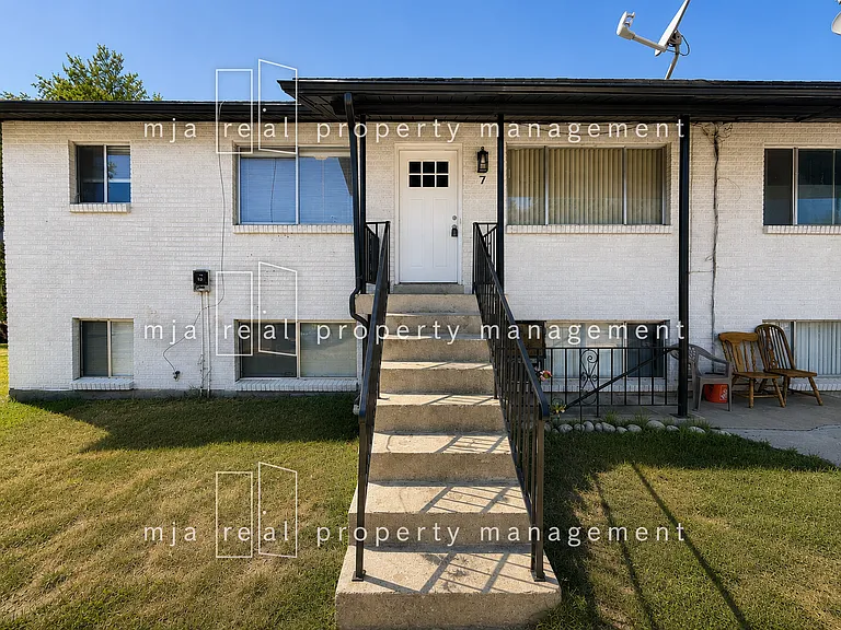 1428 W 300 N — Photo 5
