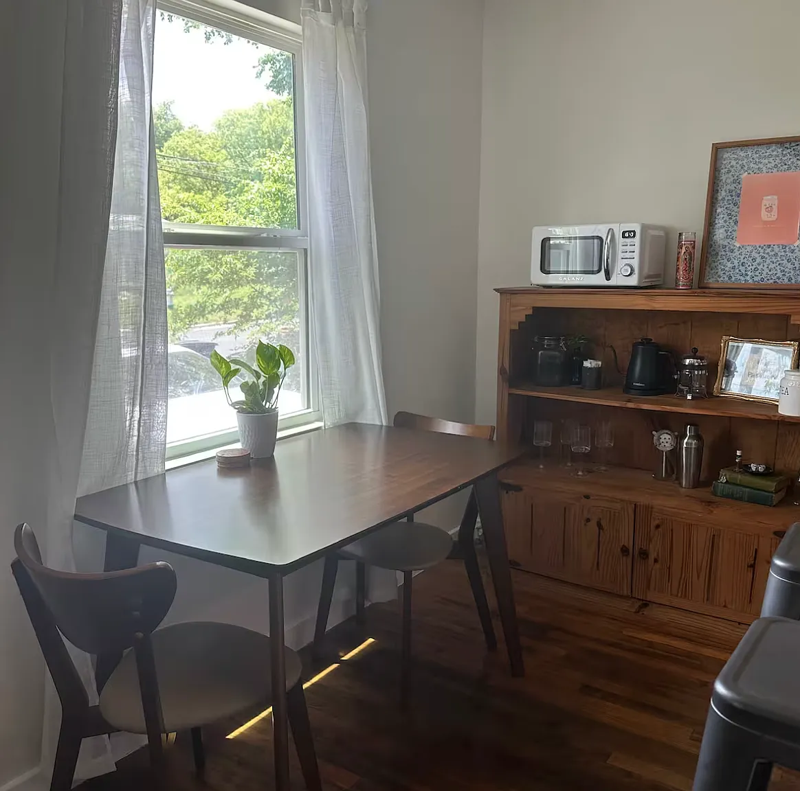 3 bed, 864 sqft, $2,600 — Photo 4