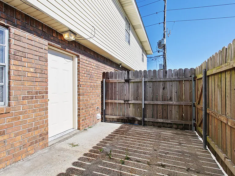 8897 Richmond Dr #C — Photo 13