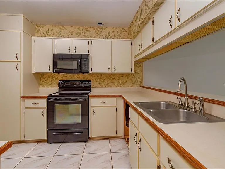8266 Ambrose Cove Way — Photo 2