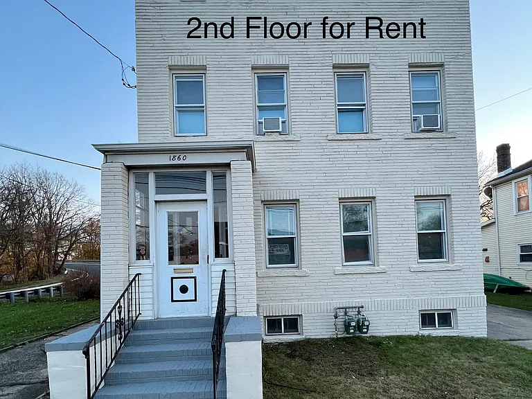 1860 Woodbridge Ave — Photo 1