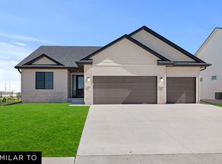 1435 Cedar St, Waukee, IA 50263