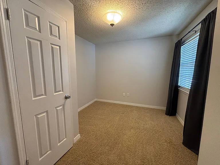 12 Meadow Creek Dr — Photo 7