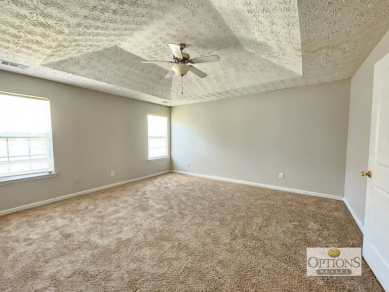 752 Georgetown Ct — Photo 14
