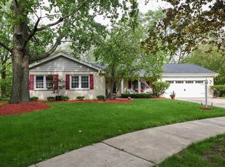 1133 White Mountain Dr, Northbrook, IL