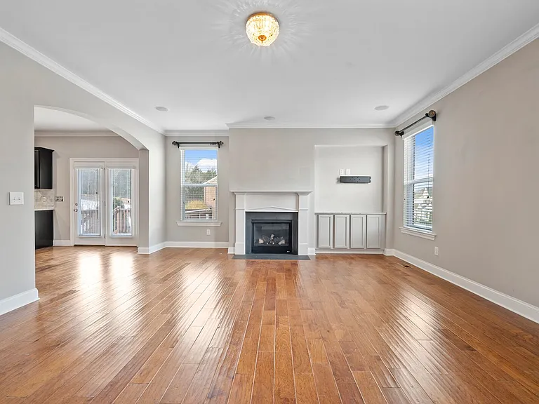 3103 Oxford Dr — Photo 6