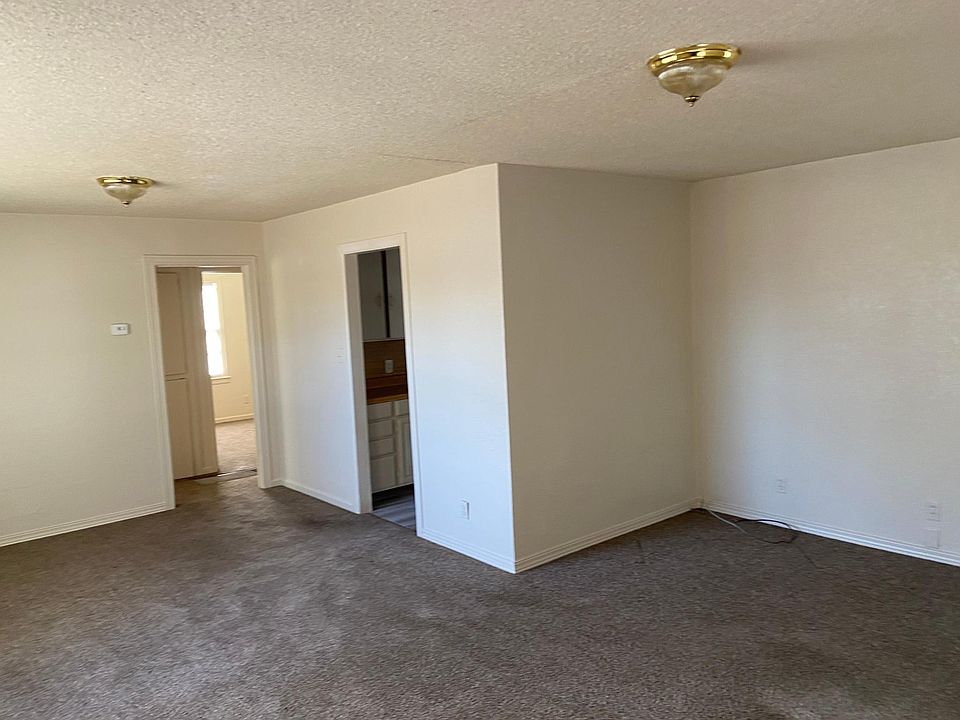 2nd image of 957 N Edgemoor Dr