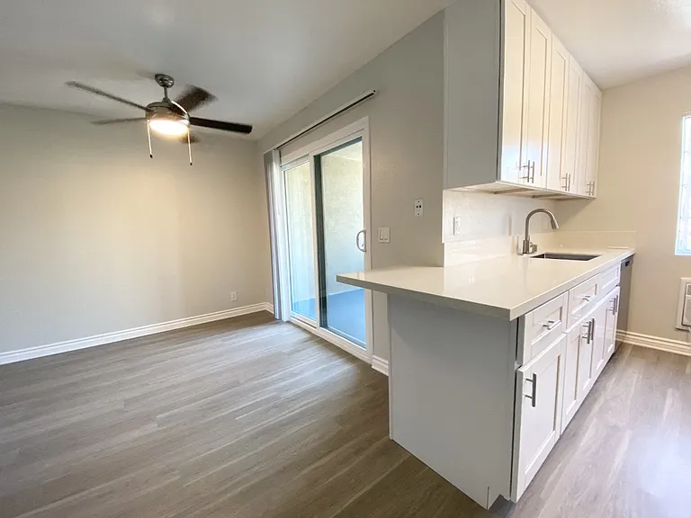 Chateau Spring Gardens Apartments — Photo 18