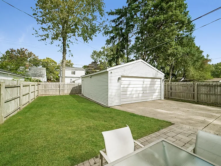 141 Girard Ave — Photo 25