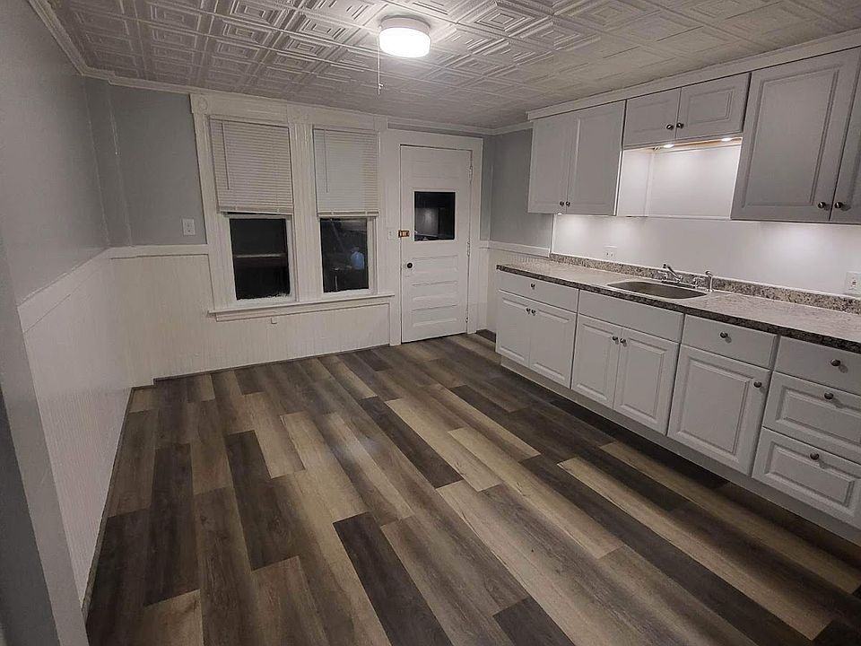 17 Sullivan Street 17 Sullivan St Newport NH Zillow