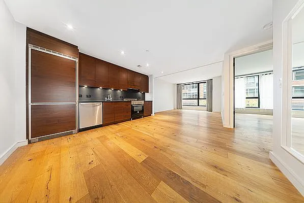 540 W 28th St #2D photo 1