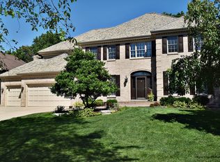 3101 Turnberry Rd, St Charles, IL 60174