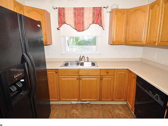 3rd image of 231 Hargrove Ave
