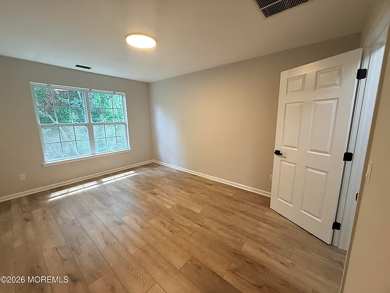 30 Oxford Ct — Photo 12