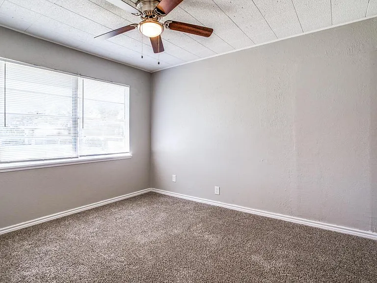 516 Highland Dr — Photo 18