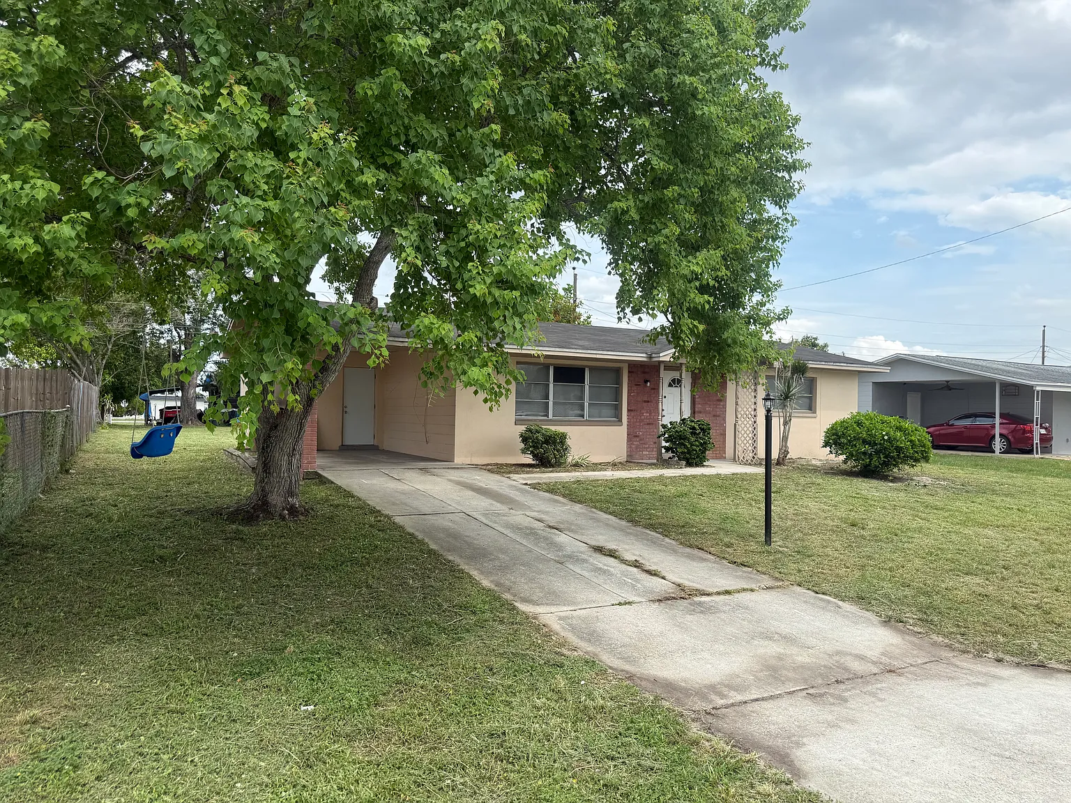 2 bed, 920 sqft, $1,300 — Photo 2