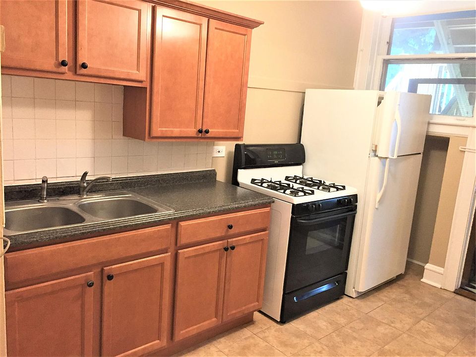 1st image of 2329 W Winnemac Ave APT 1W