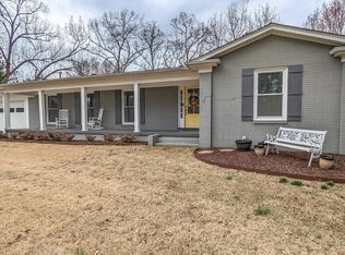 210 7th St, Henderson, TN 38340