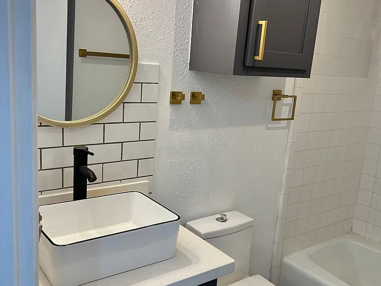 721 N Yturria St #3 — Photo 8
