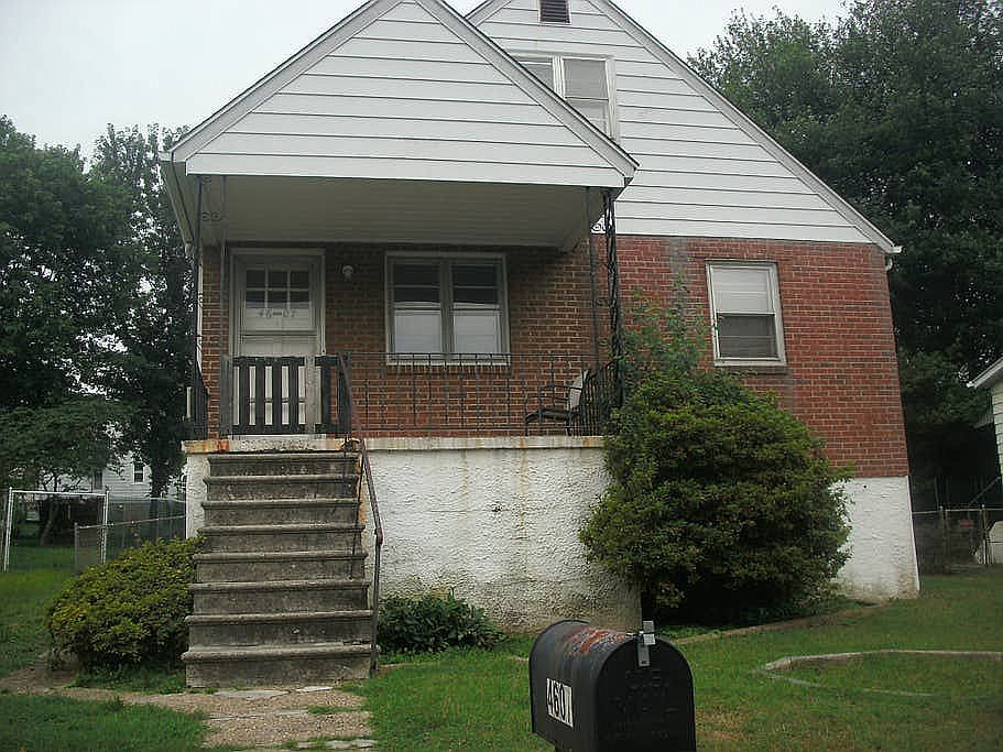 2nd image of 4607 Valley View Ave
