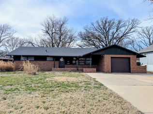 611 N Hartup St, McPherson, KS 67460