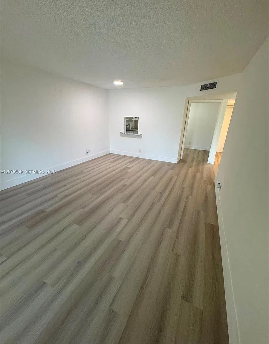 4880 NW 22nd St — Photo 3