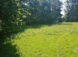 7050 N Flora Ave, Gladstone, MO 64118