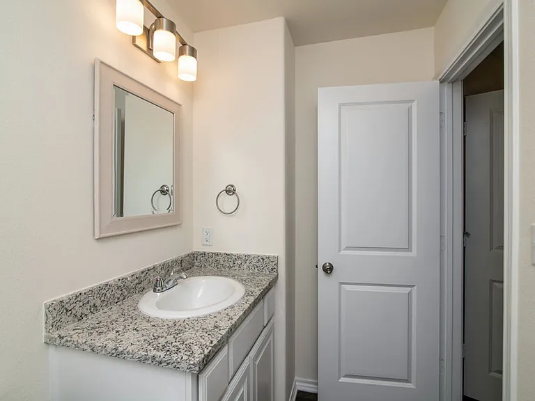 201 S May St #1 — Photo 15