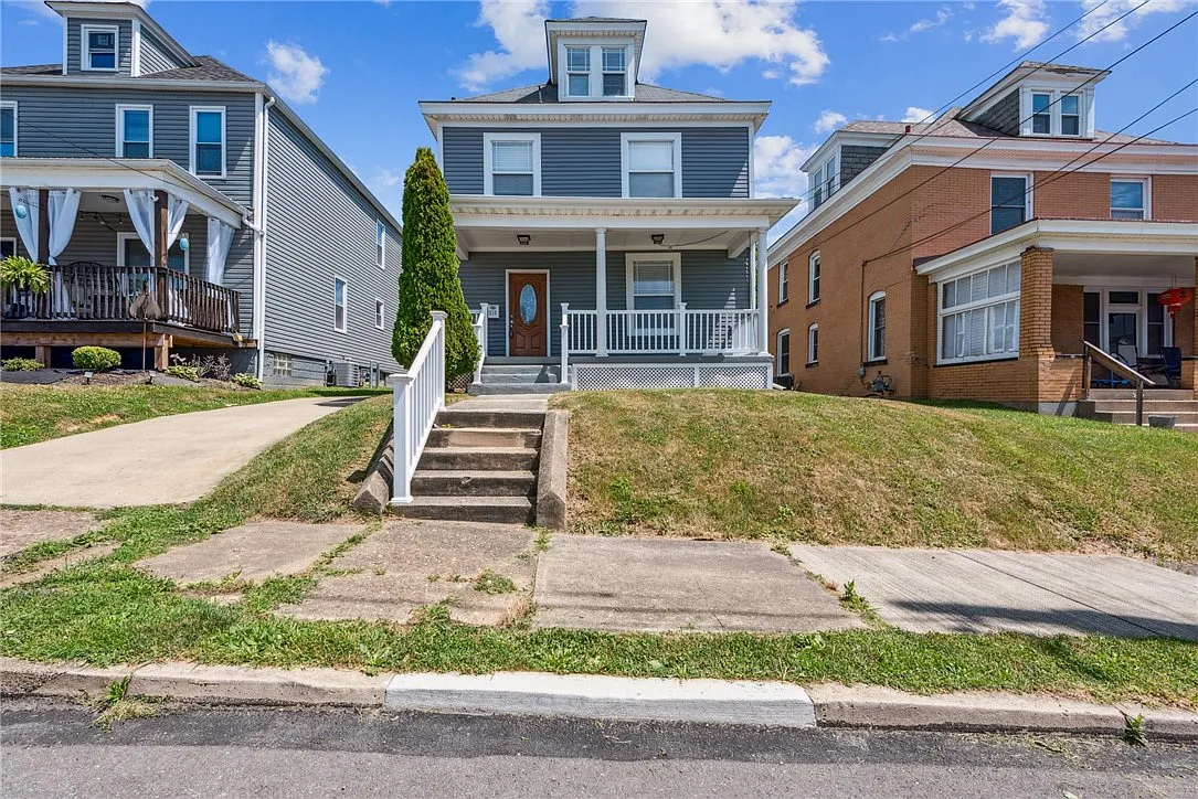 510 W College St photo 1