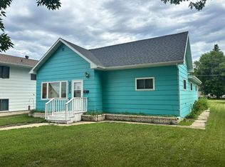 905 Adams Ave, Harvey, ND 58341
