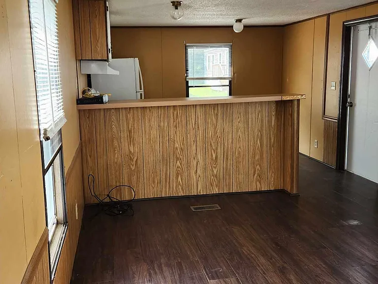 7 Otis Ln — Photo 3