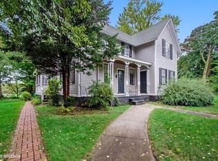 2404 Ridge Ave, Evanston, IL 60201