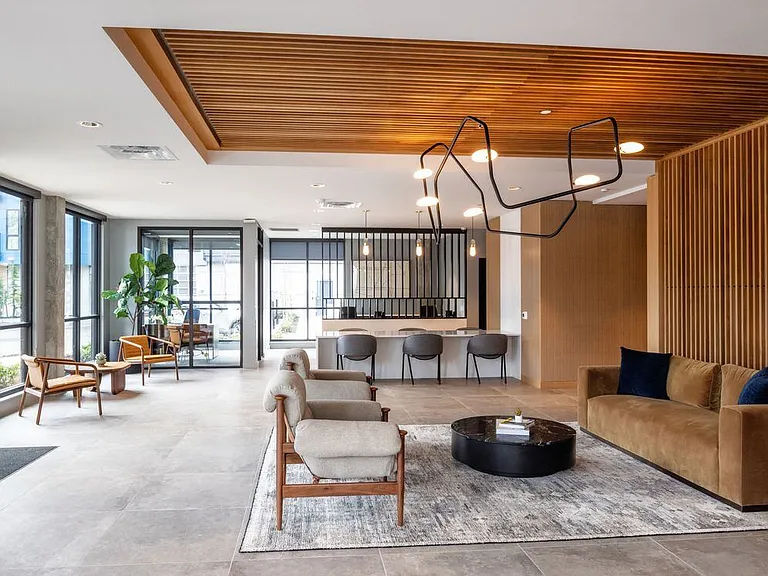 Leasing lobby