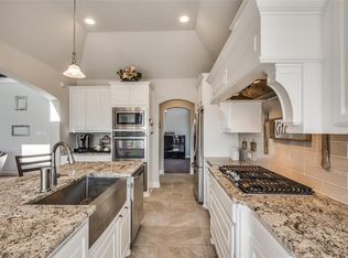 9701 Paxon Rd, Fort Worth, TX 76131