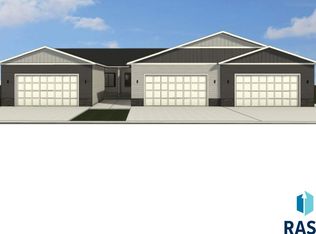 8005 E 44th St, Sioux Falls, SD 57110