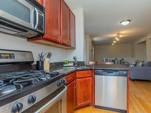 4th image of 5150 One W Avers Ave #1W