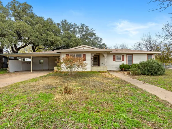 1002 W Woodlawn St, San Saba, TX 76877