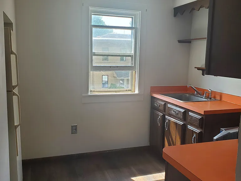 19 Charles St #2 — Photo 5