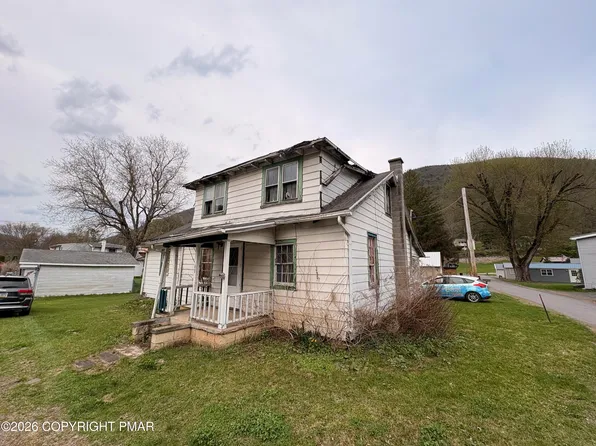 43 2nd St, Waterville, PA 17776